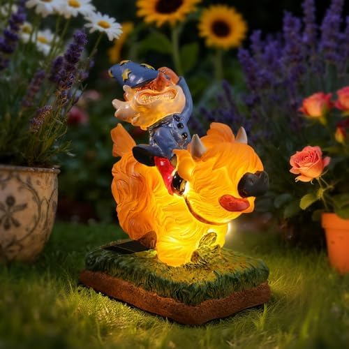 Garden Gnome Statue Highland Cow Gift,Yard Patio Balcony Outdoor Decor Solar Light Figurine