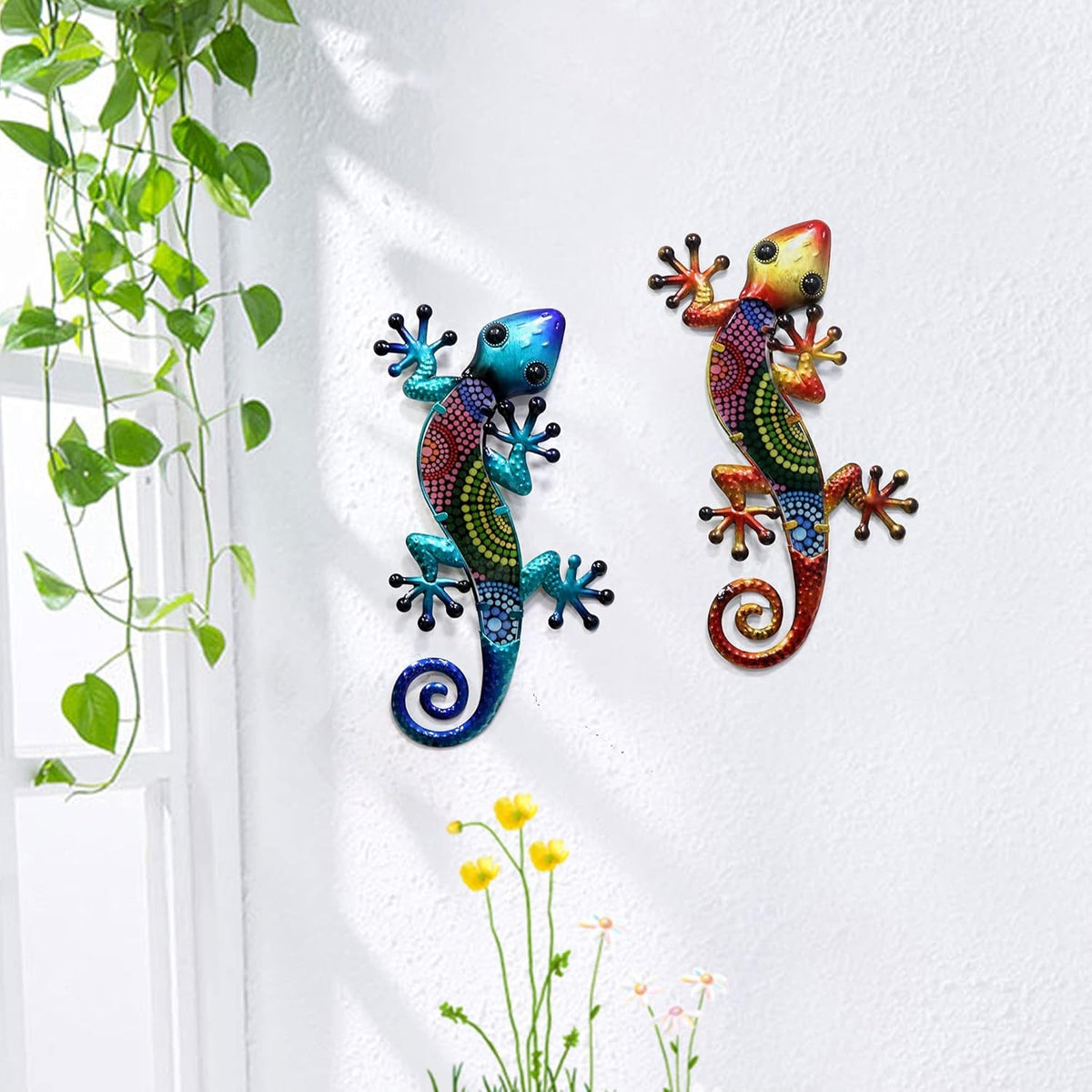HONGLAND Metal Gecko Wall Art 2 Pack 15 Inch Lizard Outdoor Decor Hanging Glass Sculpture