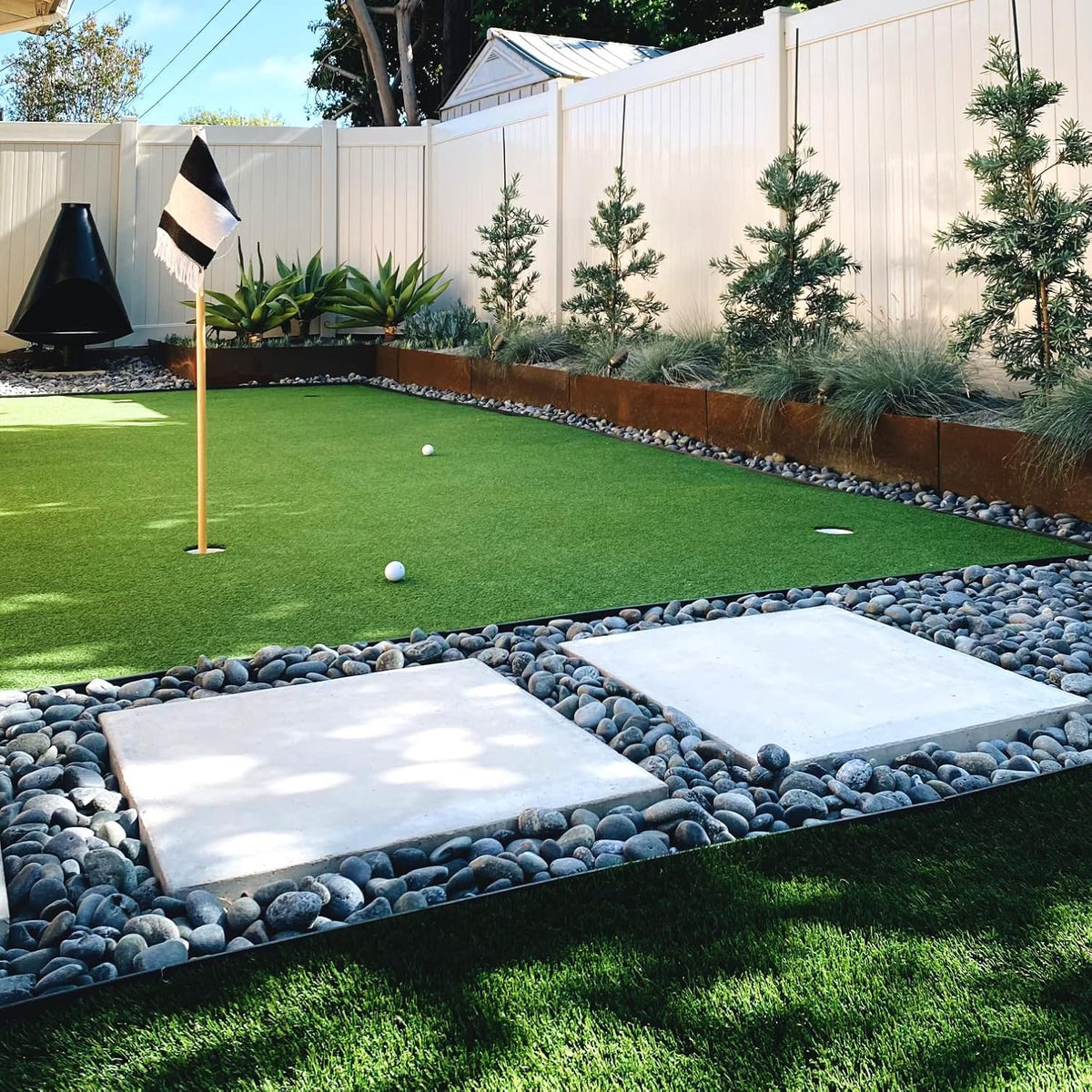 Edge Right - Hammer-in Landscape Edging - 48-inch Strips - 14-inch Depth 1/4-inch Rounded top