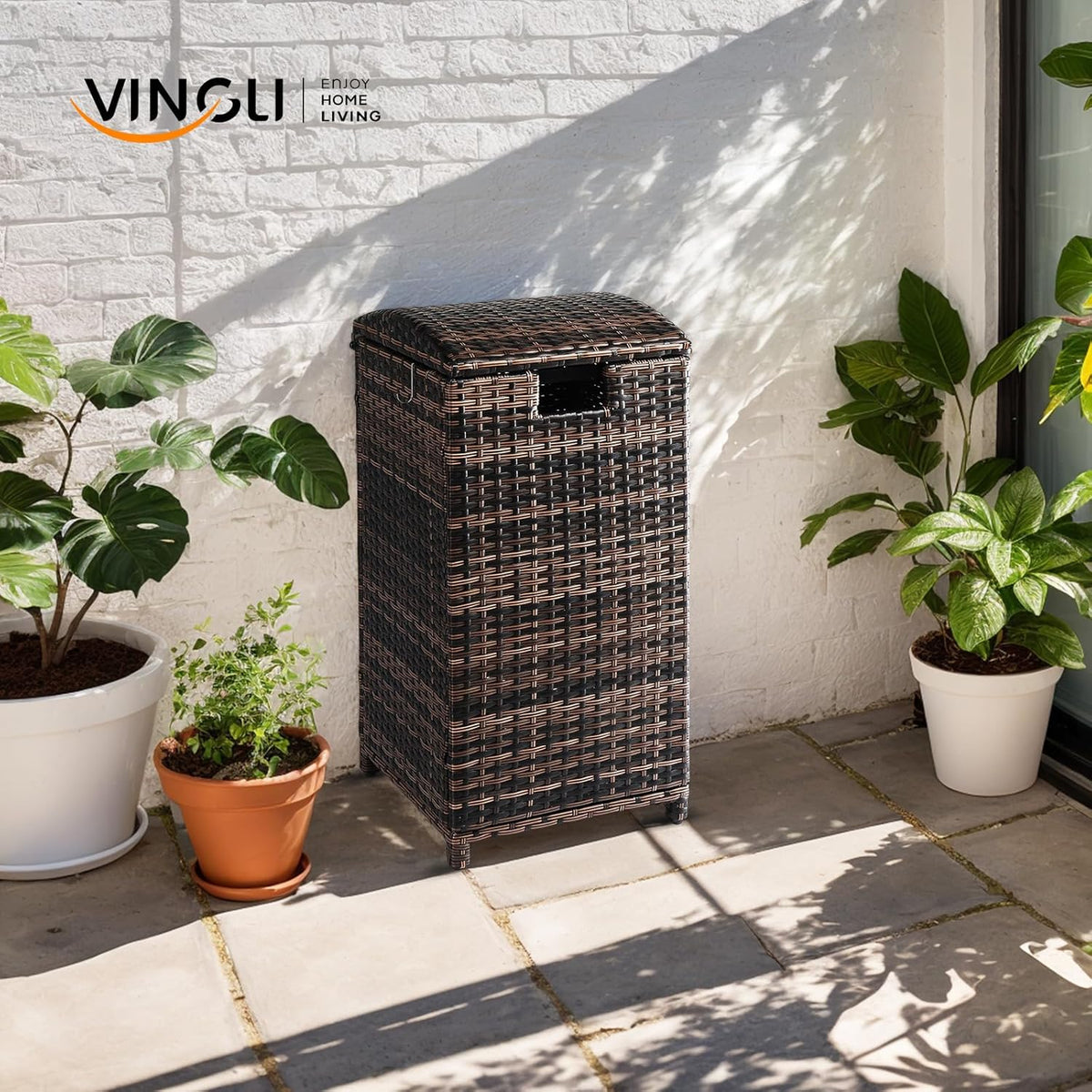 VINGLI 33 Gallon Outdoor Trash Can with Convenient Lid, Rattan Garbage Container with Side Hook
