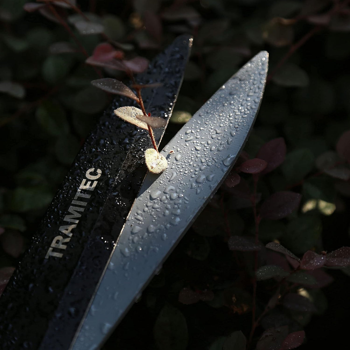 Garden Hedge Shears, Manual hedge Clippers for Shaping Shrubs and Trimming Bushes. Hedge Clippers &