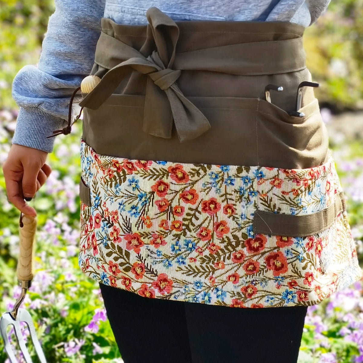 MILCIL Gardening Apron Women, Half Floral Serve Garden Apron with 8 Pockets