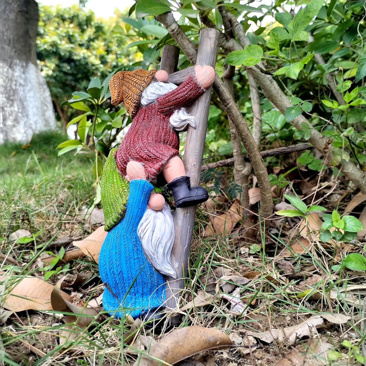 Funny Climbing Ladder Gnome Tree Hugger Decor, Garden Sculpture Decoration Elf Out The Door, Yard