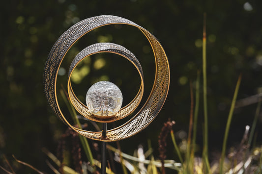 Wind Spinner Buying Guide: Spiral Tail vs. Gazing Ball Styles