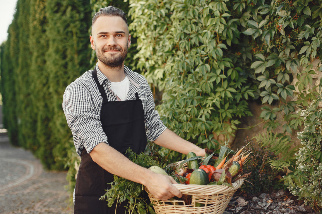 Gardening Apron Buying Guide: Cross-Back vs. Harvest Pocket Styles
