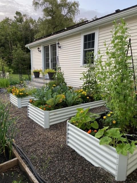 A ANLEOLIFE 8-Pack 8X4X1.5ft & 74x74x18 in Deep Root Galvanized Raised Garden Beds Outdoor for