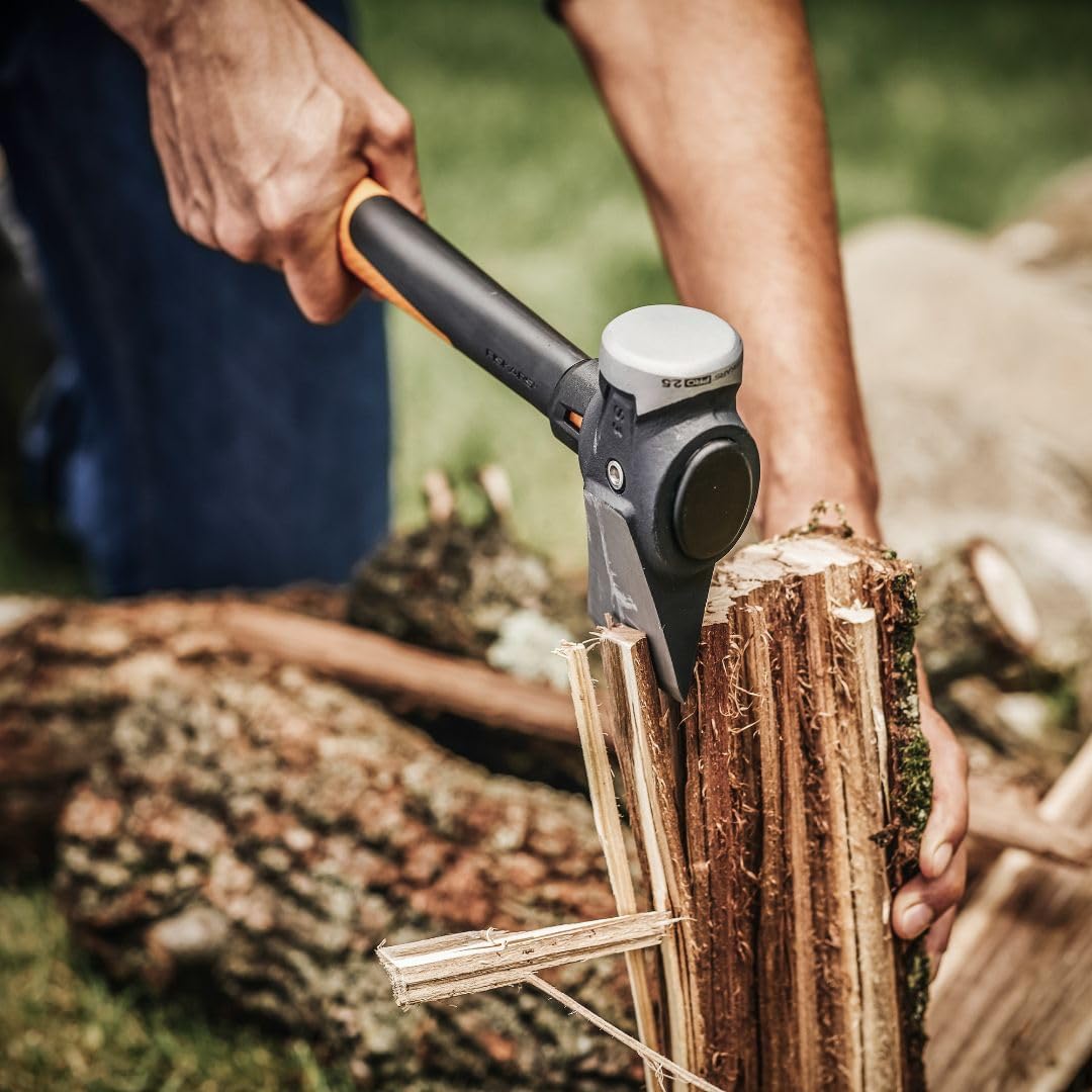 Fiskars Pro IsoCore Maul - 2.5-Pound Wood Splitter for Small Size Logs and Kindling with