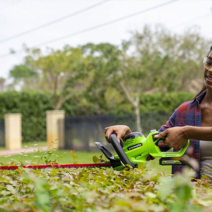 Greenworks 24V 22" Cordless Laser Cut Hedge Trimmer, 4.0Ah USB Battery and Charger Included