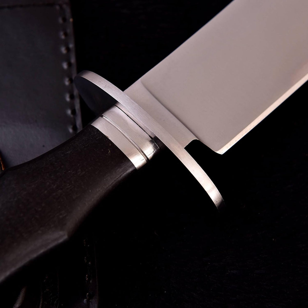 Survival Hunting Knife with Sheath, Handmade 15-inch Full Tang D2 Fixed Blade Tactical Bowie Knife