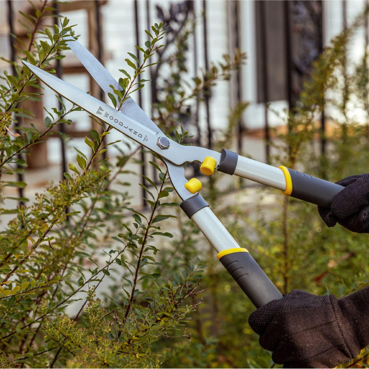 Woodland Tools 22" Regular Duty Hedge Shears - High Carbon Steel Blades, Non-Stick Coating