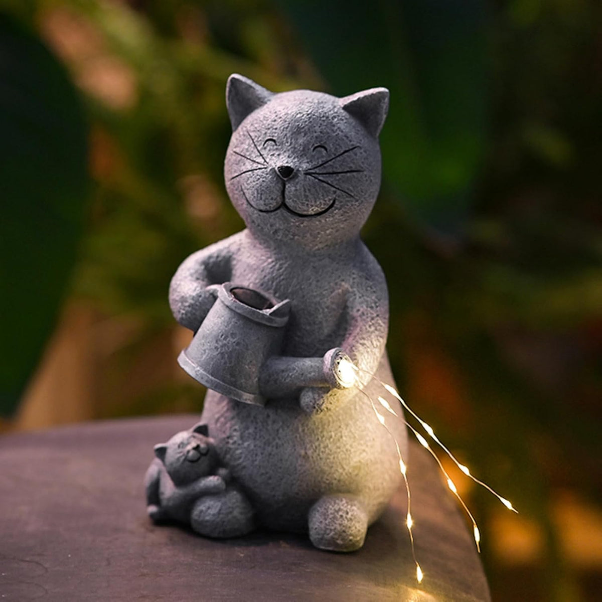 Solar Cat Garden Statues Outdoor Decor with LED Lights Lovely Cat Statue for Patio Balcony Yard