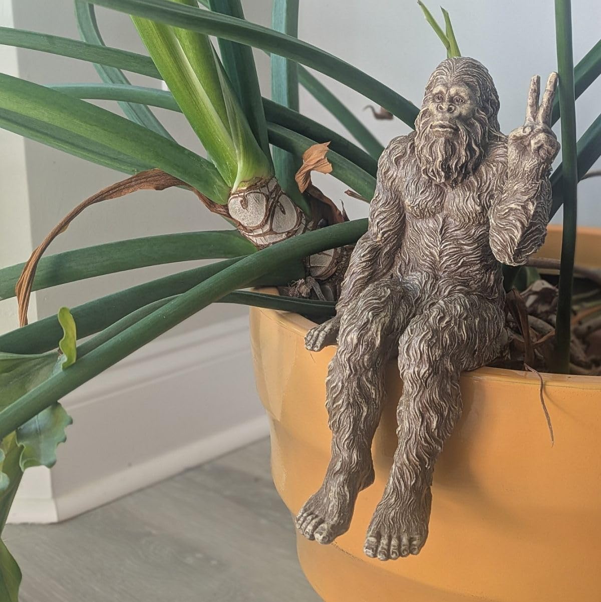 John Bernard & Company Bigfoot Peace Sign Decorative Sasquatch Yeti Statue/Figurine Indoor/Outdoor