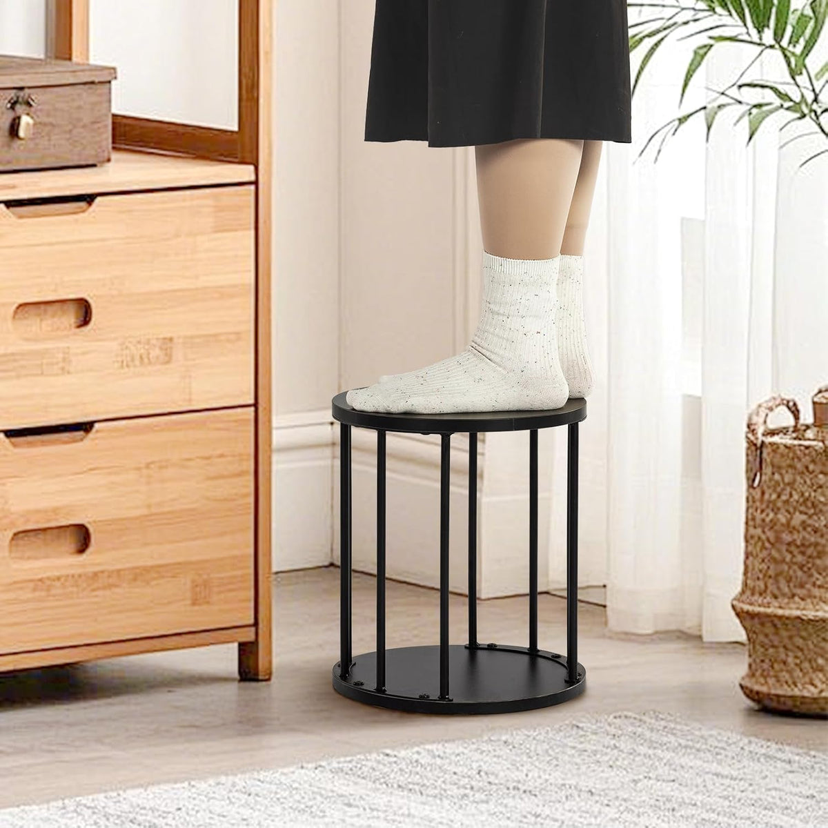 HDANI Small Round Wooden Step Stool for Kids Adults, 300lbs Load Capacity Garden Stool, Non-Slip