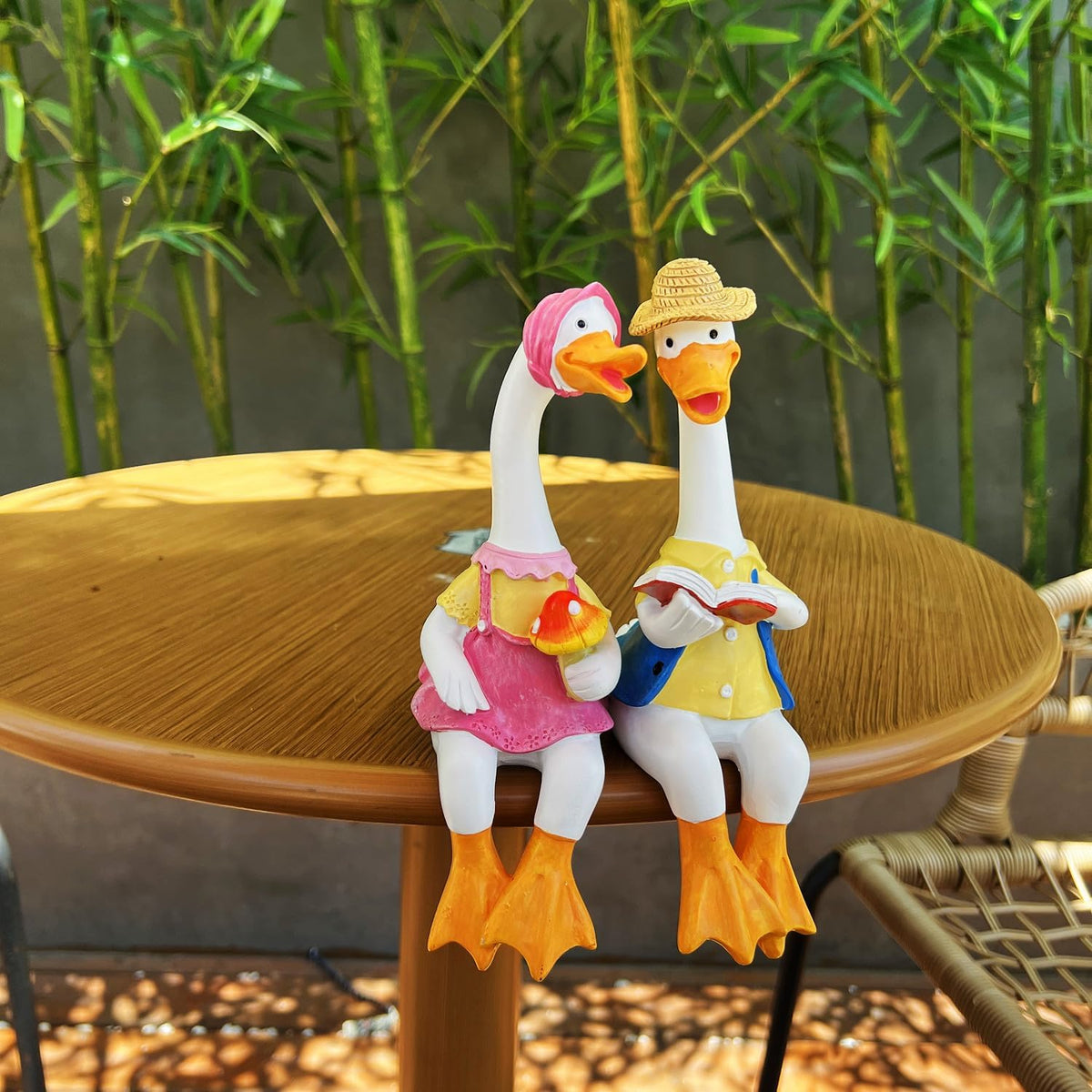Handside Garden Statues Couple Animal Cartoon Resin Cute Sitting Sculpture Goose Lovers Figurine