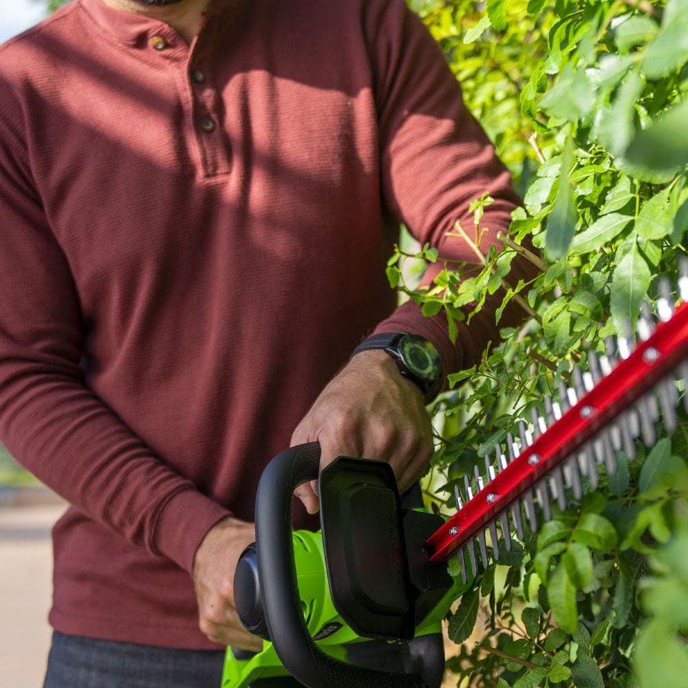 Greenworks 24V 22" Cordless Laser Cut Hedge Trimmer, 4.0Ah USB Battery and Charger Included
