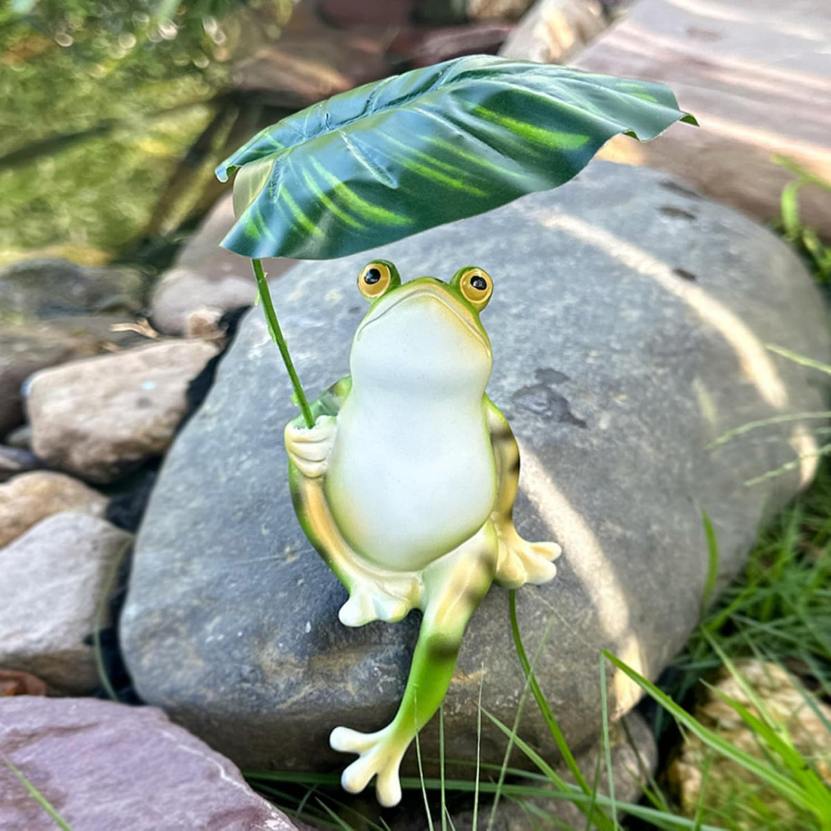OwMell Frog Statue for Garden, Green Frog Figurine for Outdoor Decor Yard and Garden Decoration