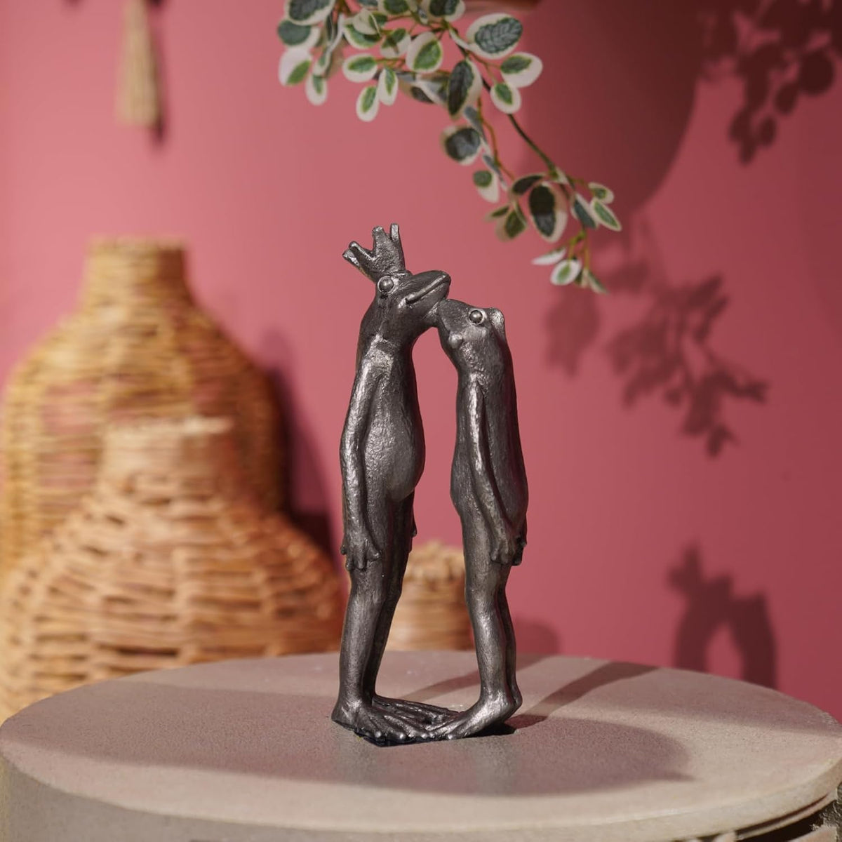 Frog Decor Garden Statue Decor Outside - Couple Kiss Plog Statue Outside Frog Figurines for Yard