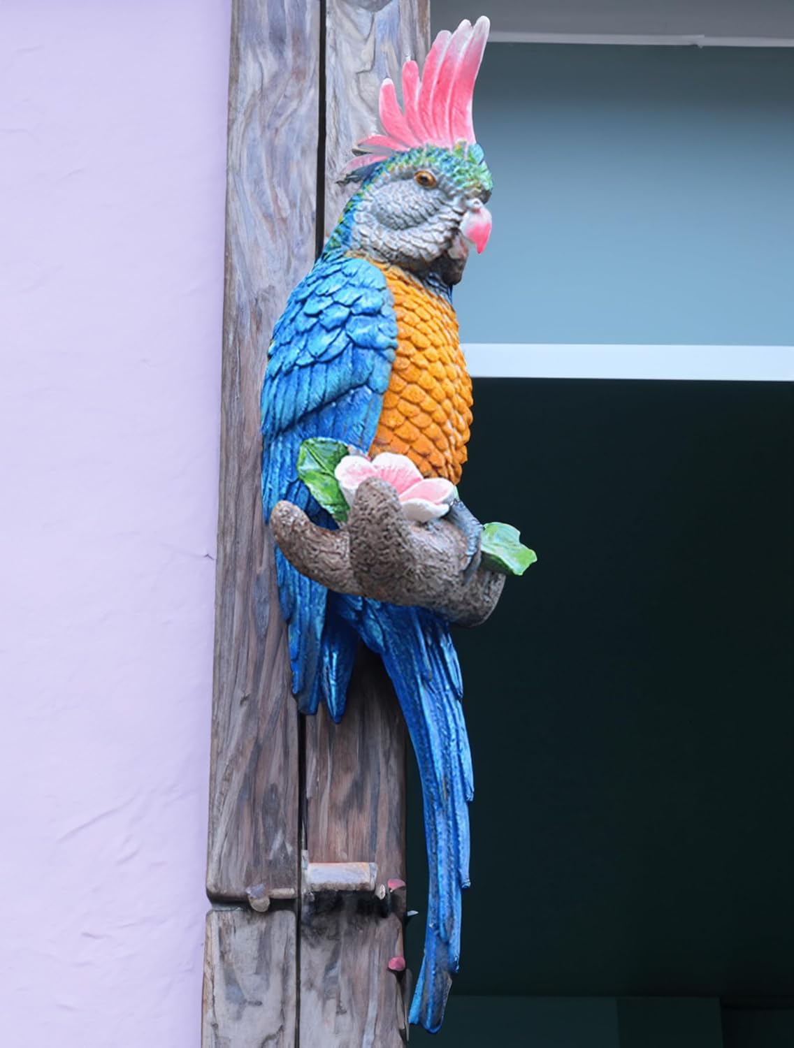 Coolboy Parrot Figurine, Outdoor Resin Bird Decoration, Flapping Macaw Bird Tropical Decor Wall