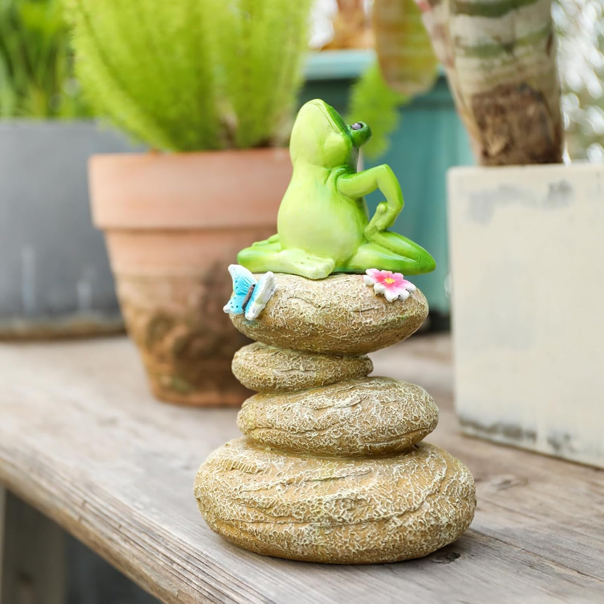Solar Garden Statues Outdoor Frog Decor, Garden Sculptures Stones Solar Statue Novelty Yoga Frog