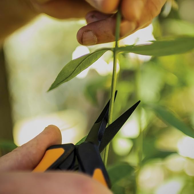 Fiskars Pruning Snips - 6" Garden Shears with Comfort Grip and Spring Action - Sharp and Precise