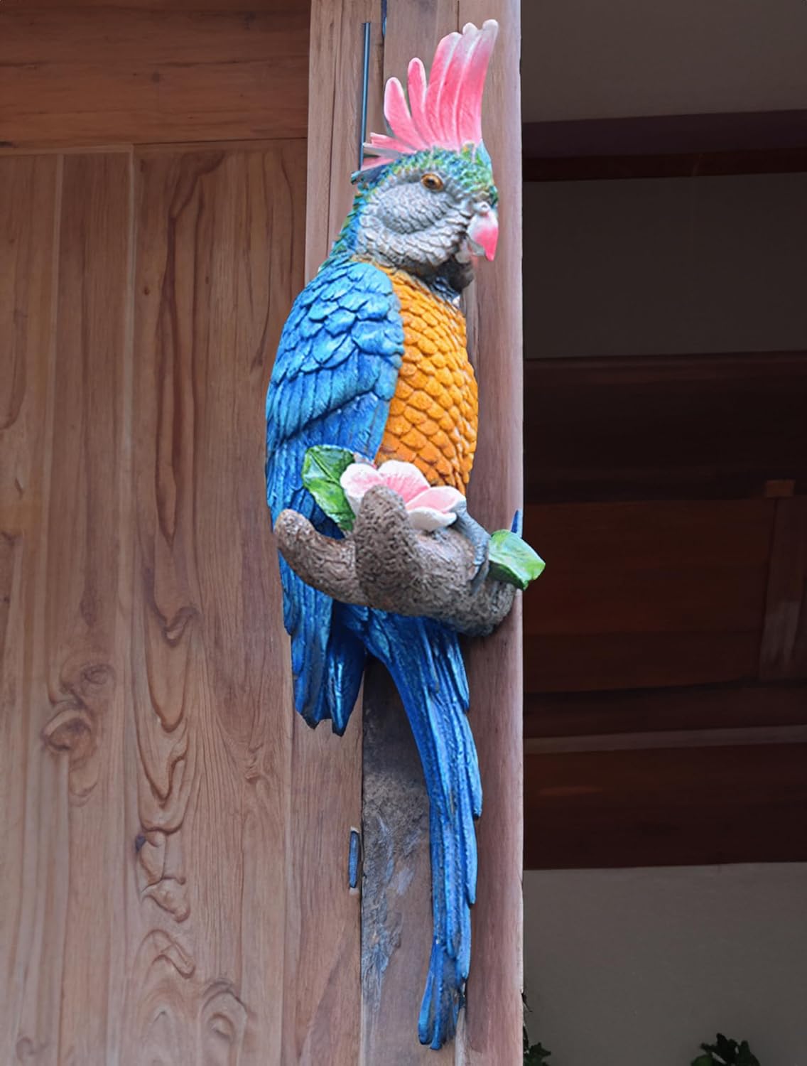 Coolboy Parrot Figurine, Outdoor Resin Bird Decoration, Flapping Macaw Bird Tropical Decor Wall