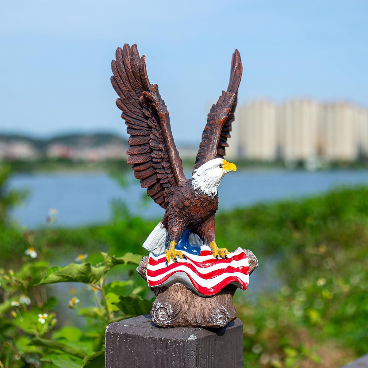 15.35in Majestic Lifelike Bald Eagle Statue - Durable Resin Garden Sculpture for Outdoor Lawn