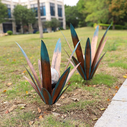 Metal Agave Plant Garden Art, 2 Pack Big Tequila Rustic Sculpture, Rustic Metal Agave Plants Lawn