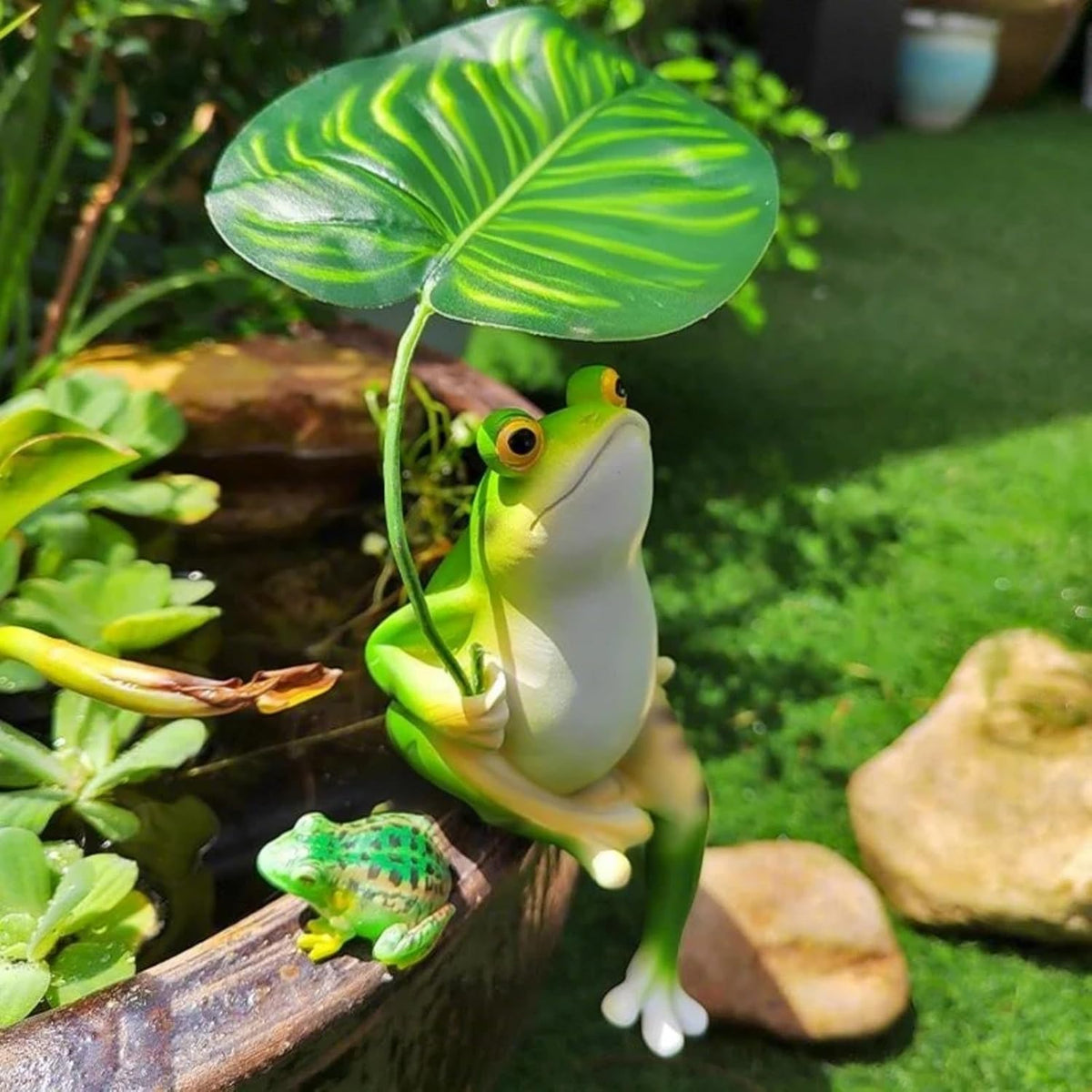 OwMell Frog Statue for Garden, Green Frog Figurine for Outdoor Decor Yard and Garden Decoration