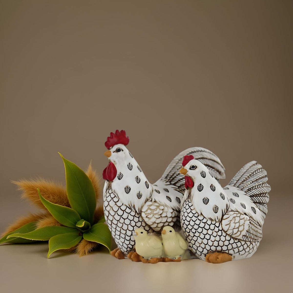 Chicken Family Decorative Sculpture, Indoor/Outdoor Outdoor Garden Statue,Rooster, Hen, Chick