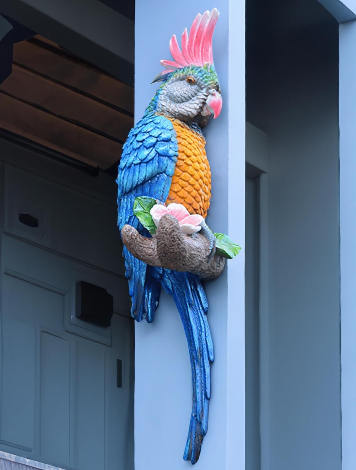 Coolboy Parrot Figurine, Outdoor Resin Bird Decoration, Flapping Macaw Bird Tropical Decor Wall