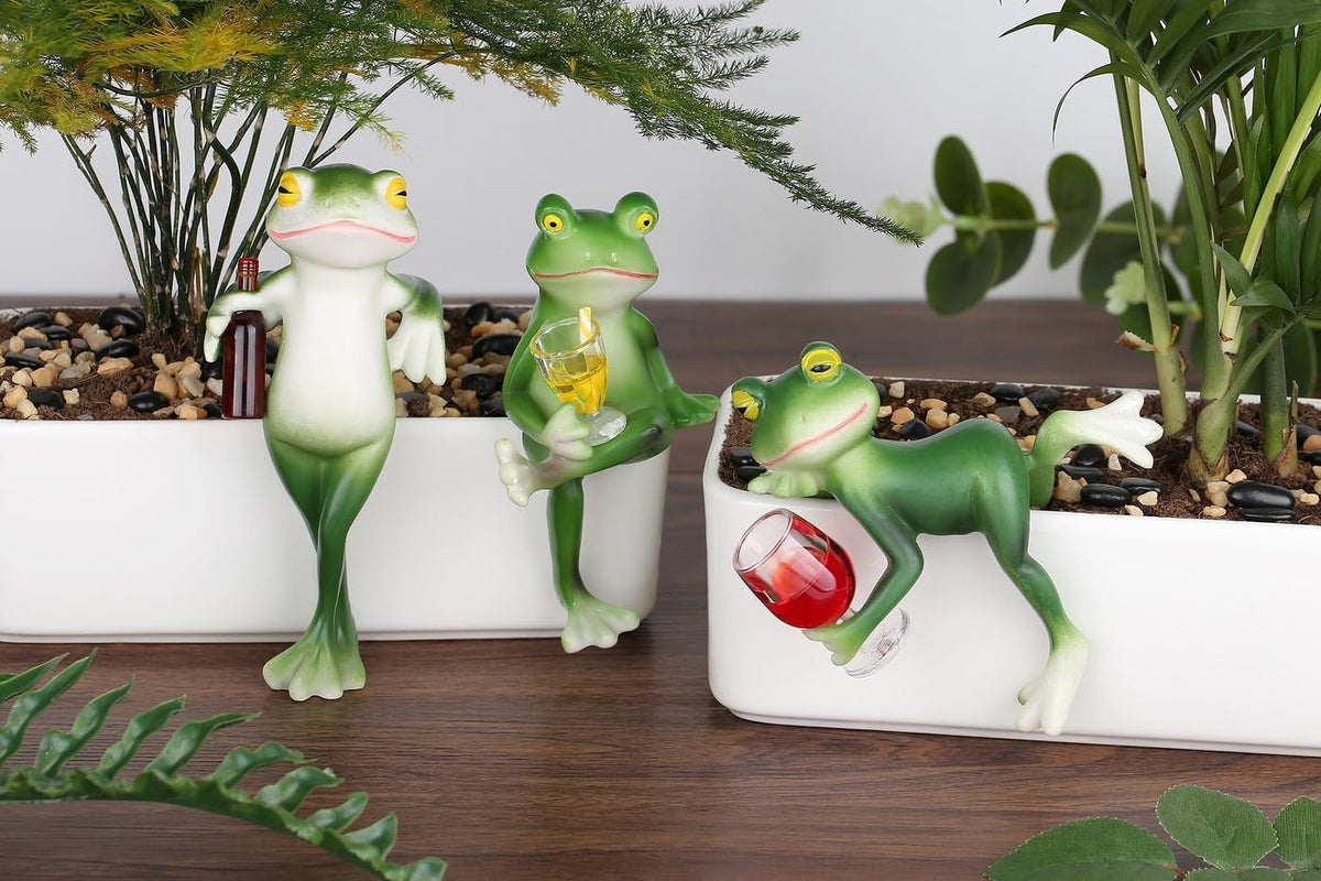 LAIDANLA Miniature Frog Figurines Funny Frog Garden Decor Outdoor Statue Plant Decorations for