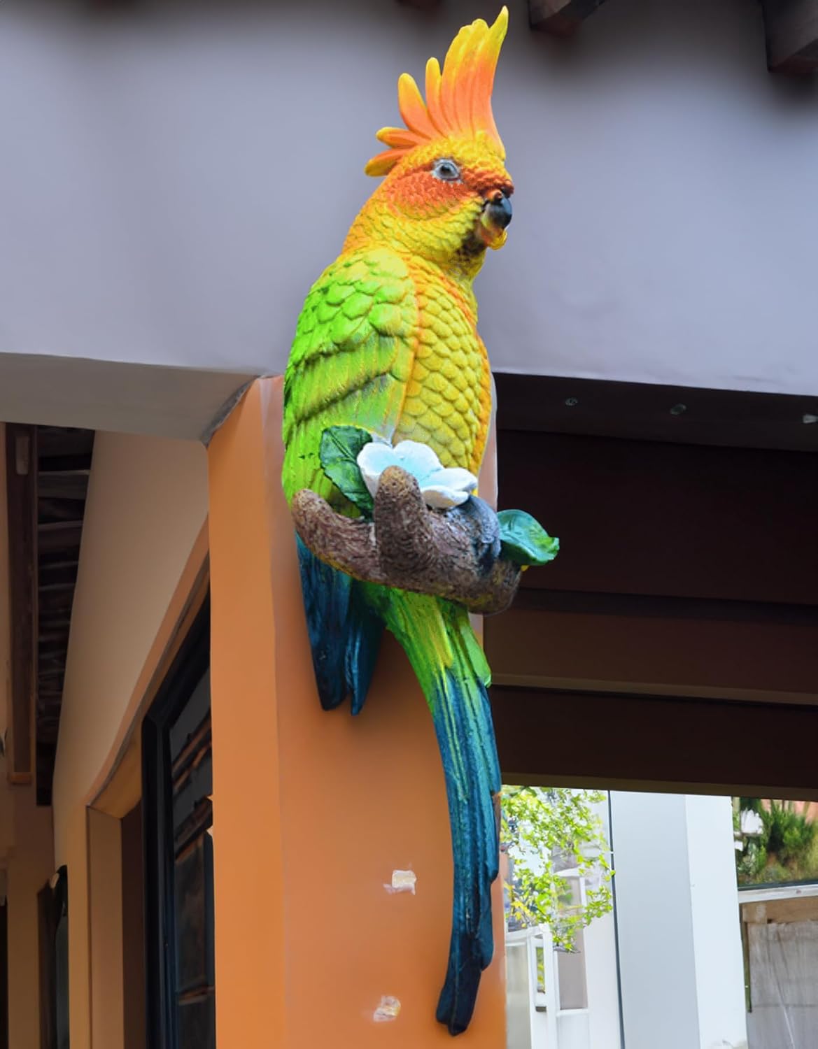 Coolboy Parrot Figurine - Outdoor Resin Bird Decoration, Flapping Macaw Bird Tropical Decor Wall