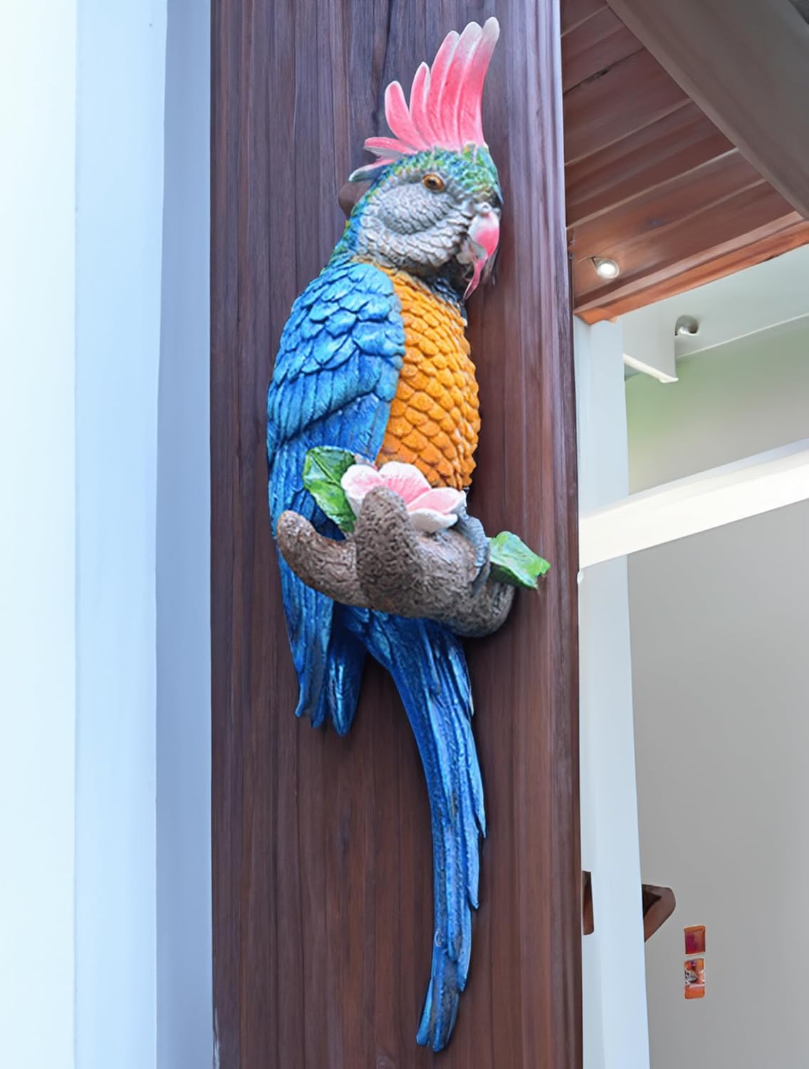 Coolboy Parrot Figurine, Outdoor Resin Bird Decoration, Flapping Macaw Bird Tropical Decor Wall