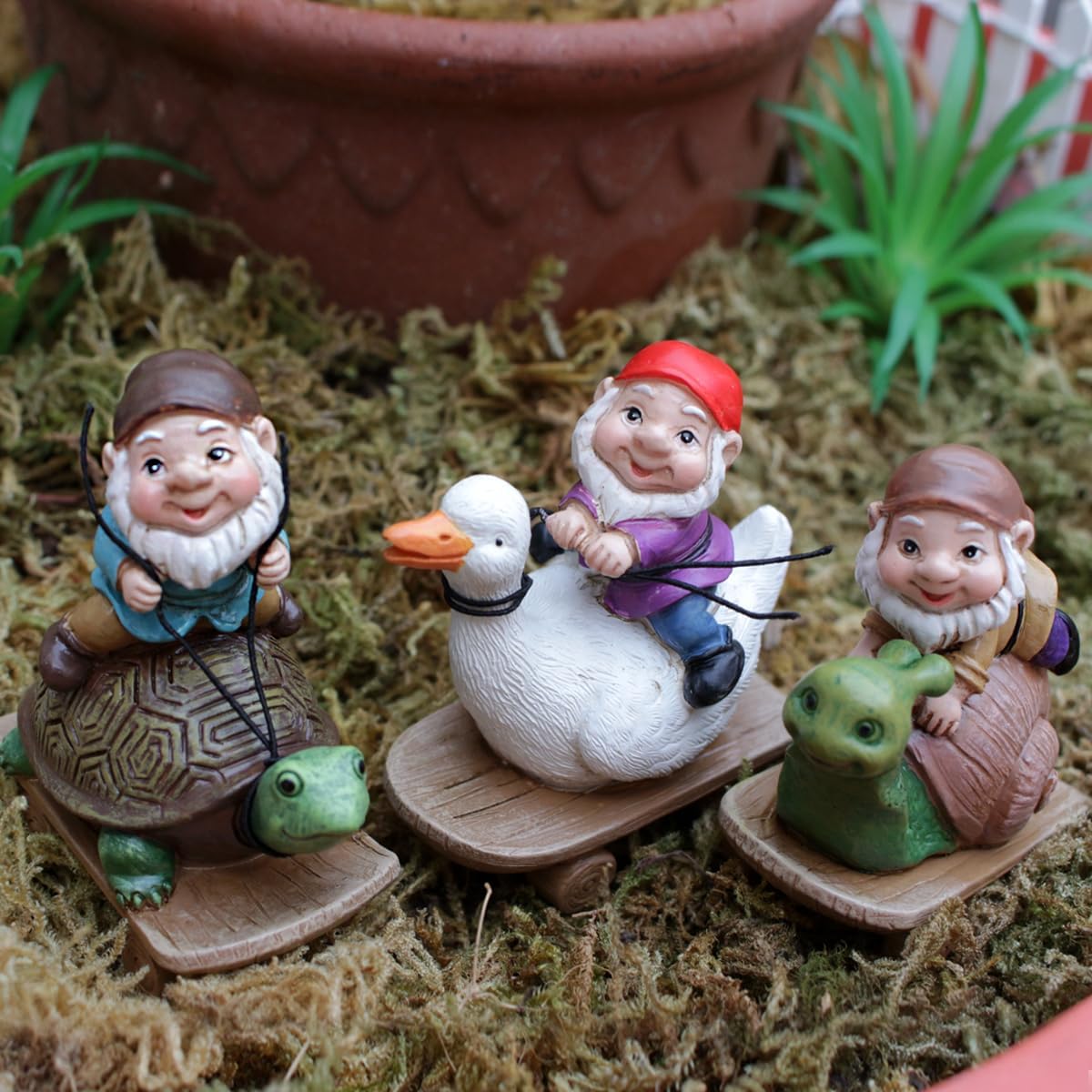 3PCS 3D Mini Gnome Statue, Gnome Riding Turtle, Duck, Snail Statue, Outdoor Fairy Garden Resin