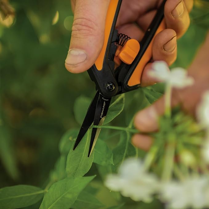 Fiskars Pruning Snips - 6" Garden Shears with Comfort Grip and Spring Action - Sharp and Precise
