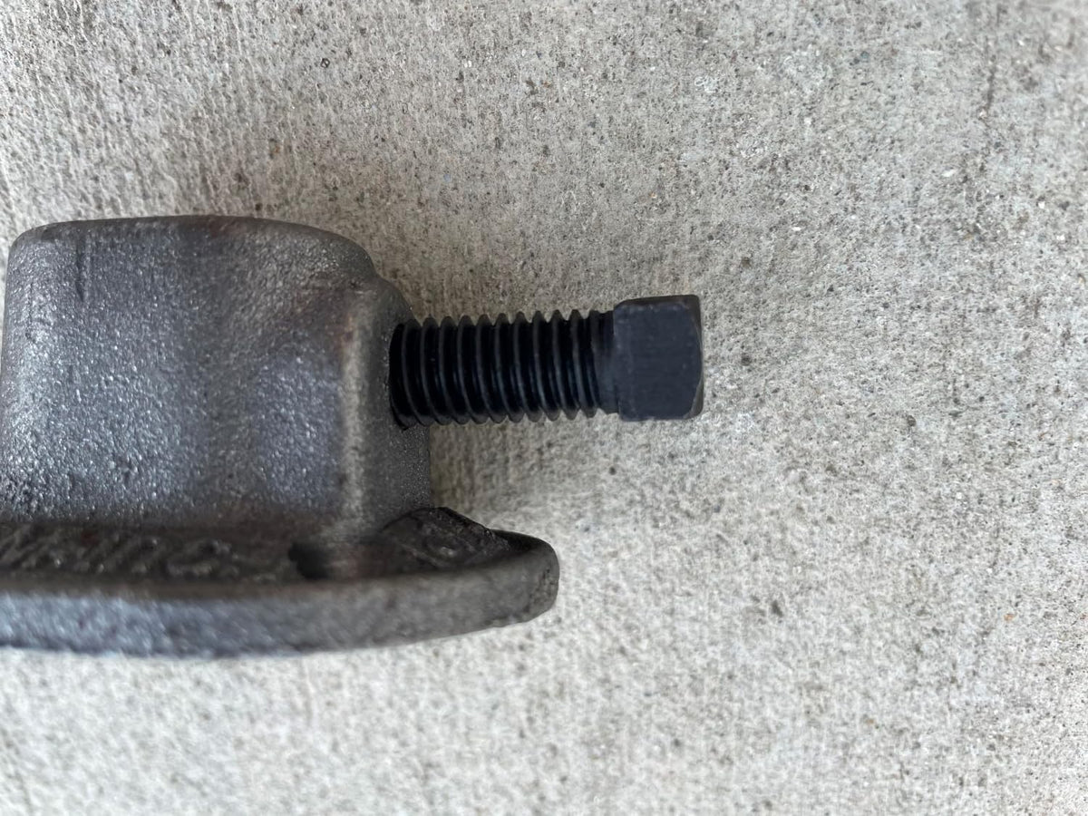 Sandbaggy Heavy Duty 1/4" Pencil Rod Clamp - Reusable Concrete Formwork Clamps - Cast Malleable