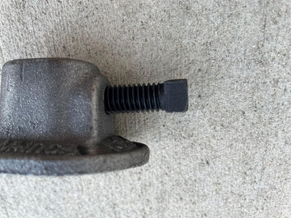 Sandbaggy Heavy Duty 1/4" Pencil Rod Clamp - Reusable Concrete Formwork Clamps - Cast Malleable