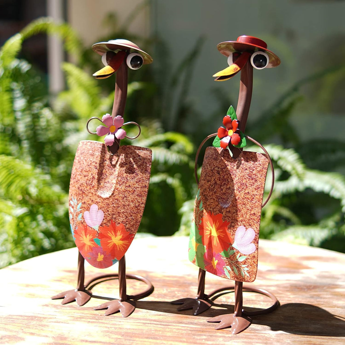 HONGLAND Duck Metal Yard Art - Duck Couple Garden Decor, Shovel Ornaments Outdoor Statue - 2 Pack