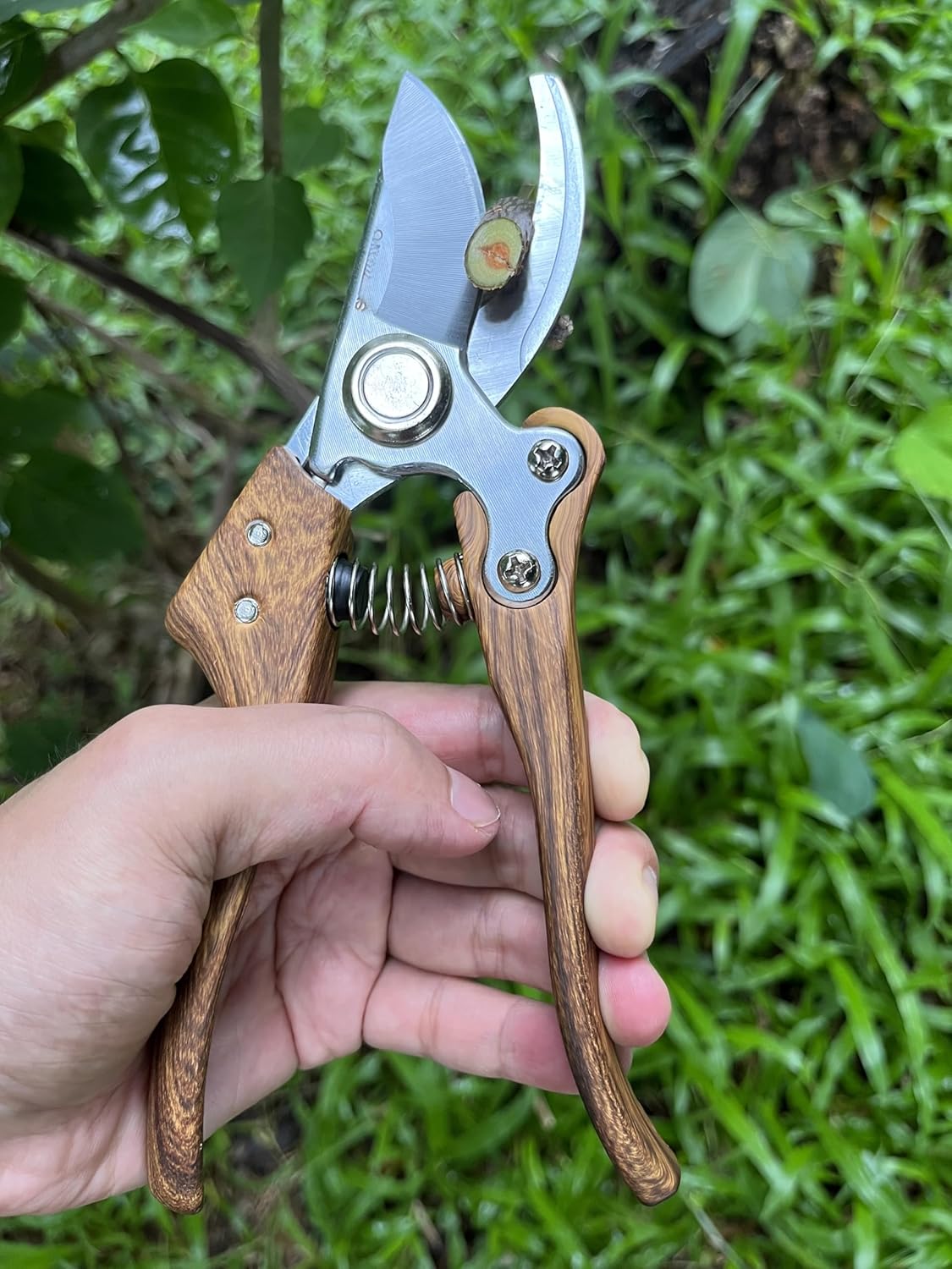 Bypass Pruning Shears for Gardening - SK5 Stainless Steel Garden Snips with Aluminum Alloy Handle