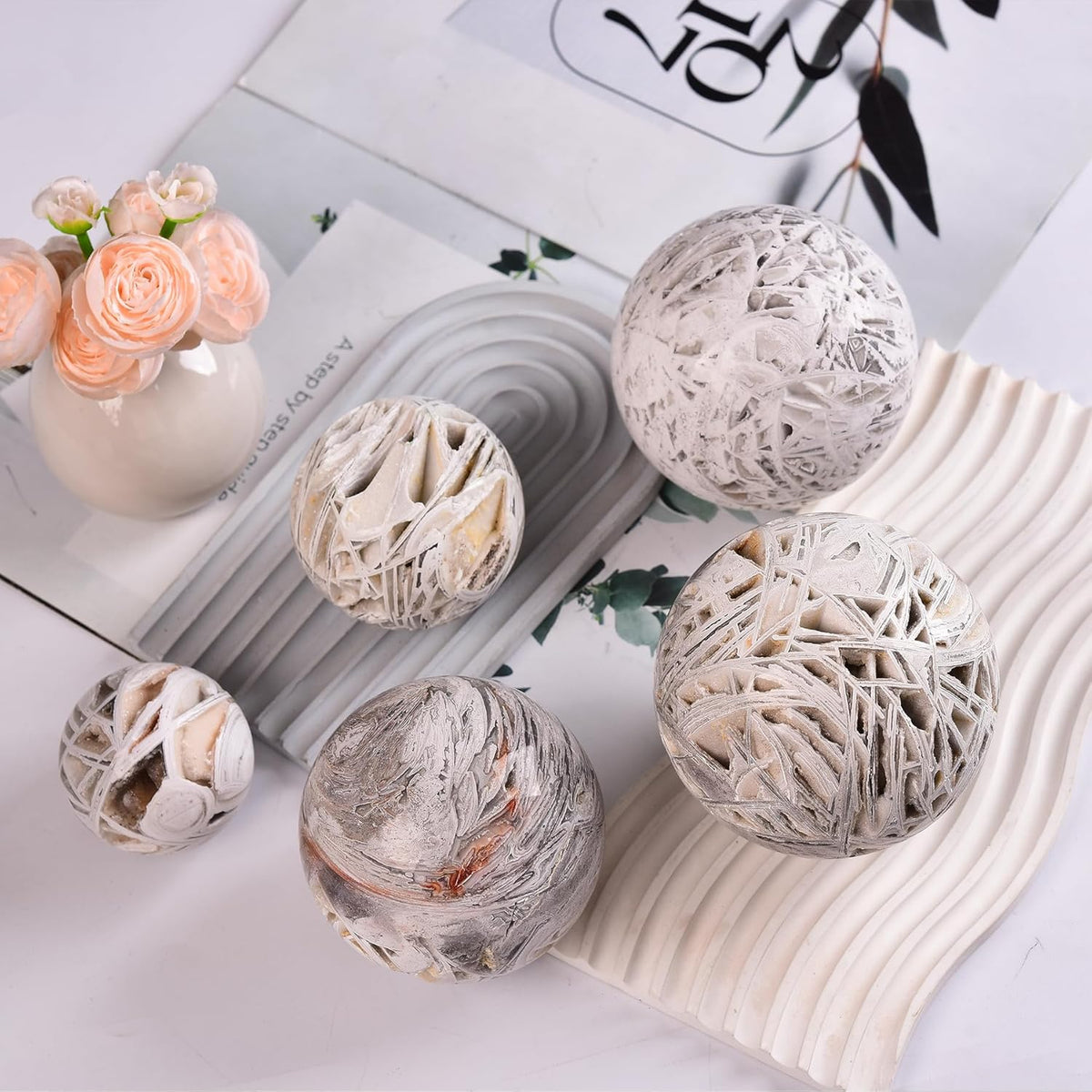 JIC Gem Natural Mexican White Agate Crystal Sphere Crystal Decorative Ball with Wooden Stand