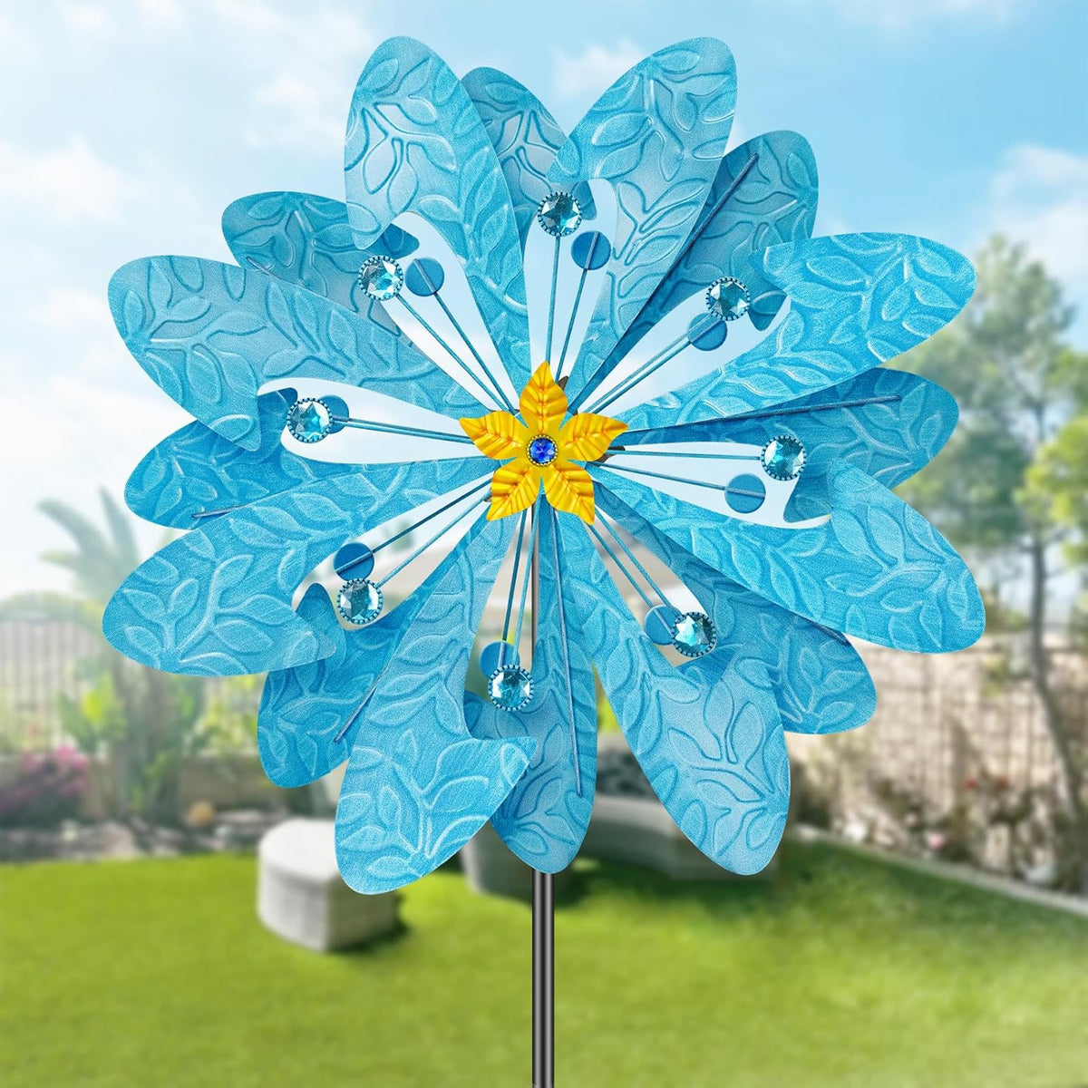 Solar Wind Spinner Retro Spinner, Waterproof Outdoor Metal Wind Sculpture for Patio, Lawn & Garden