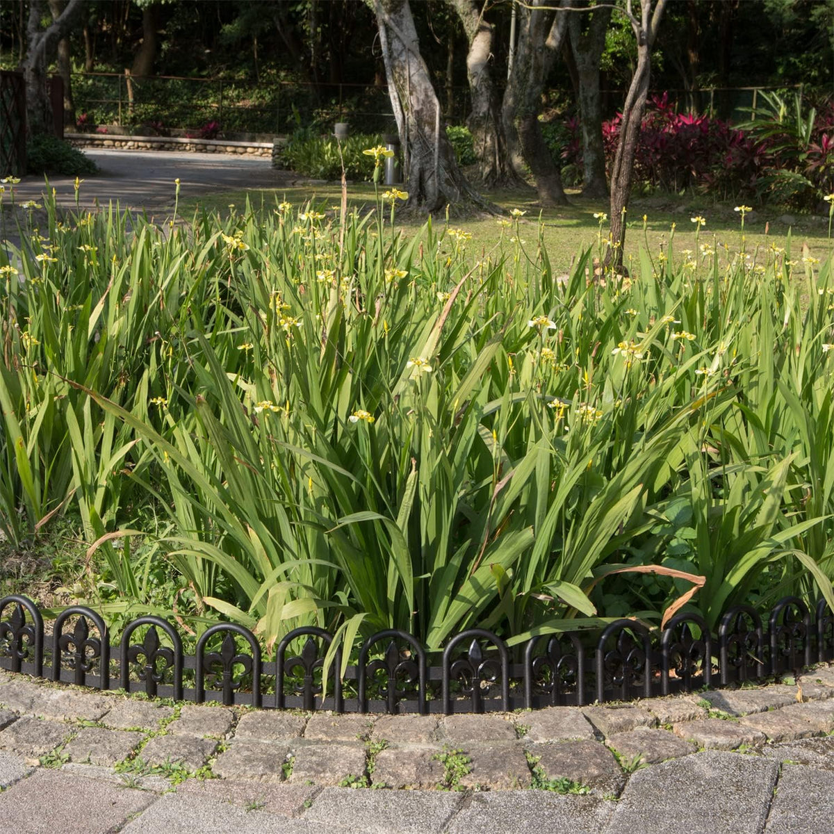 Evelyne Black Garden Border Plastic Edging: Wrought Iron Design - 15pcs Black Yard Landscaping