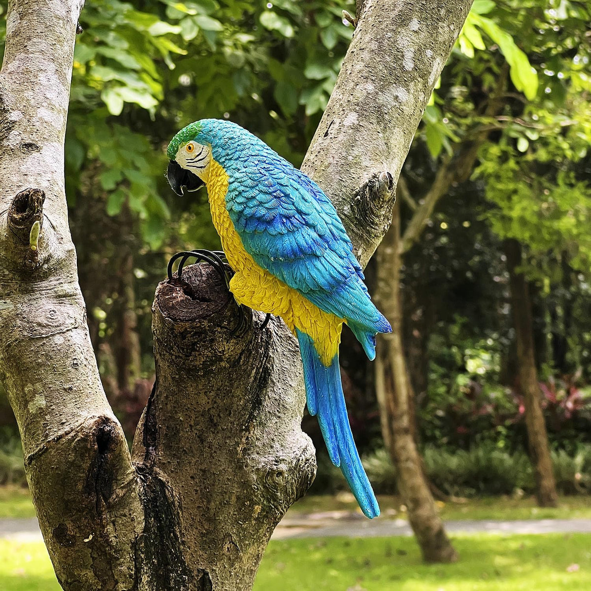 Realistic Parrot Sculpture Resin Hanging Parrots Garden Statues Lifelike Bird Figurines Landscape