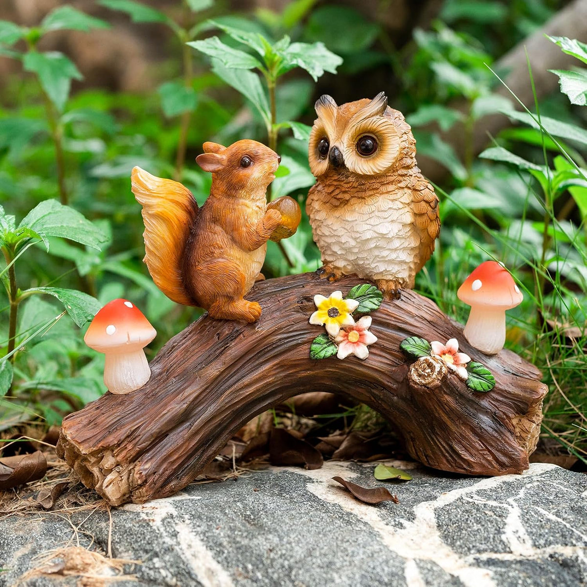 Solar Owl Garden Statues Outdoor Decor Resin Owl Squirrel Figurine with Mushroom Lights for Patio