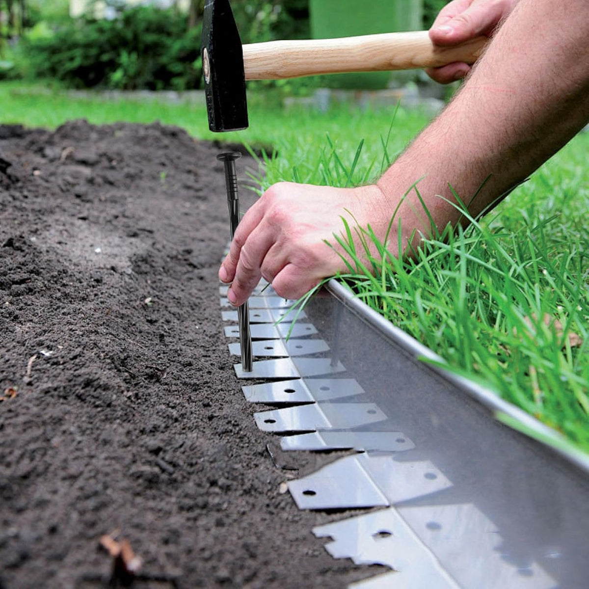 300Pcs 8-Inch Plastic Landscape Edging Spikes, Spiral Anchoring Nails for Weed Barrier, Paver