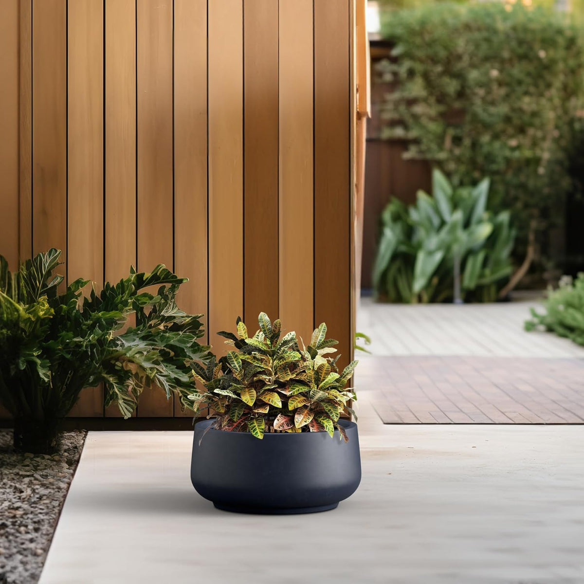 Kante 13.4" Dia Round Curvy Concrete Planter, Large Plant Pots with Drainage Hole and Rubber Plug