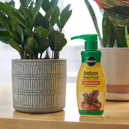 Miracle-Gro Indoor Potting Mix (6 qt.) and Indoor Plant Food (8 oz.) - Bundle for Growing and