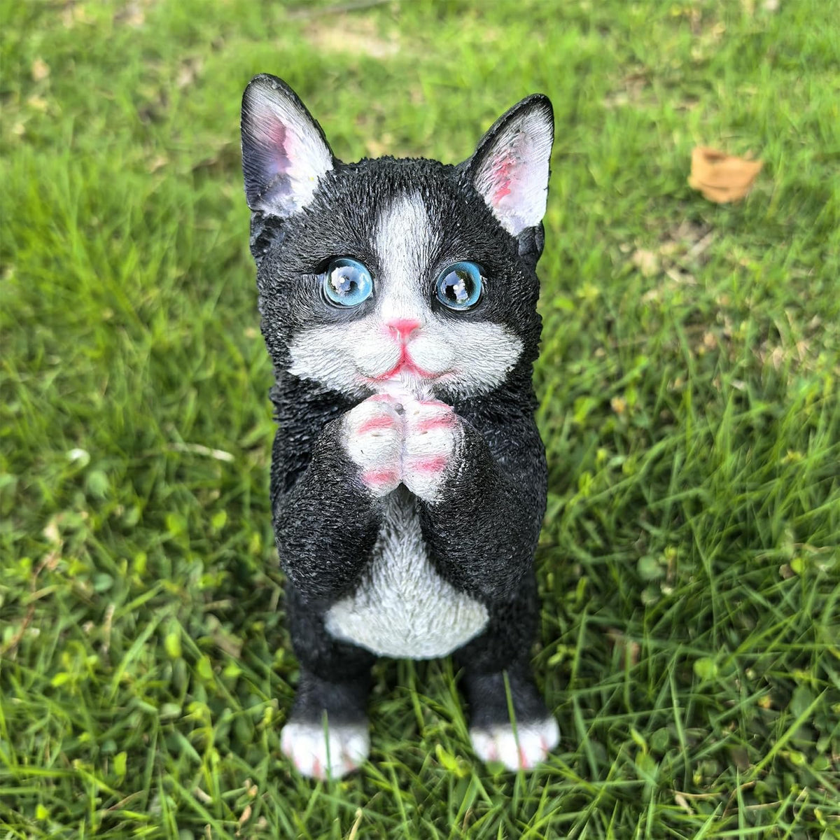 Playful Cat Statue Kitten Sculpture for Garden,Black & White Cat Figurine Decorative for Patio,Cute