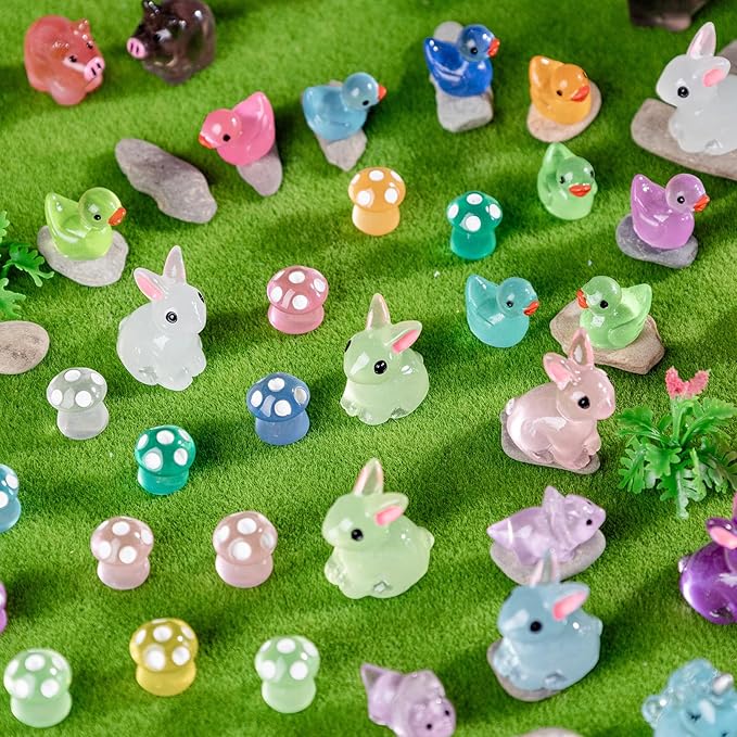 140Pcs Glow-in-The-Dark Mini Resin Animal Figurines Miniature Figures Glowing in The Dark Garden