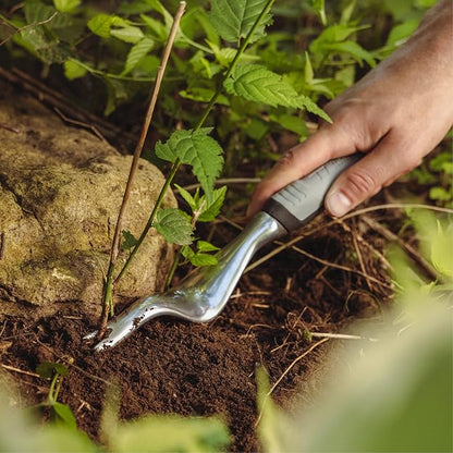 Woodland Tools Heavy Duty Garden Weeder – Manual Weed Puller Tool with Anodized Aluminum Blade &